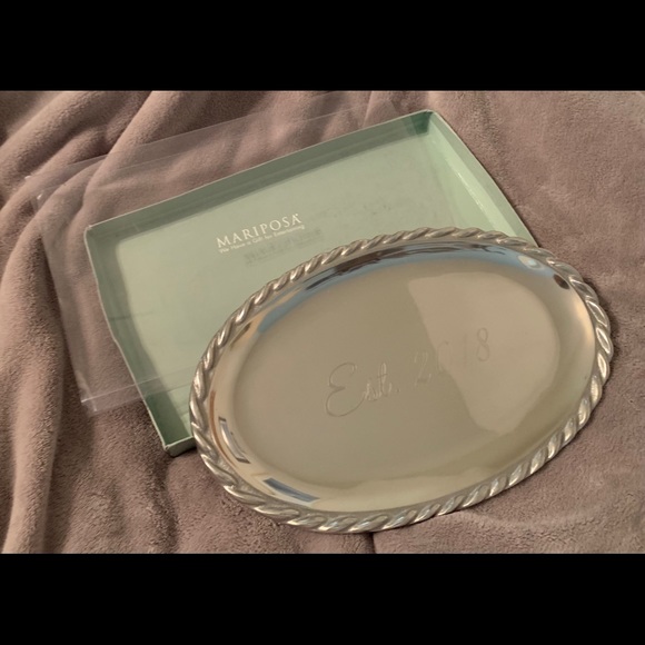 NIB Mariposa “est 2018” metal dish - Picture 5 of 8